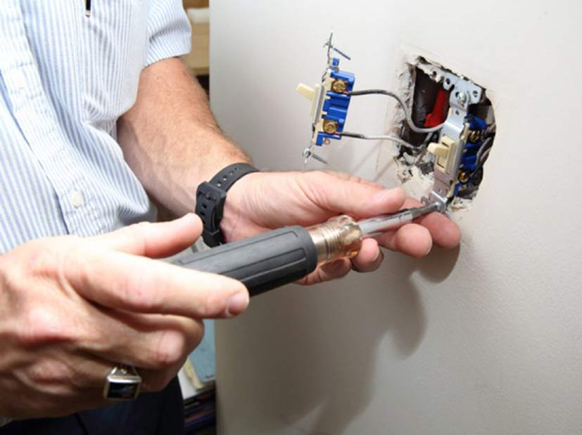 Hiring An Electrician Things To Keep In Mind